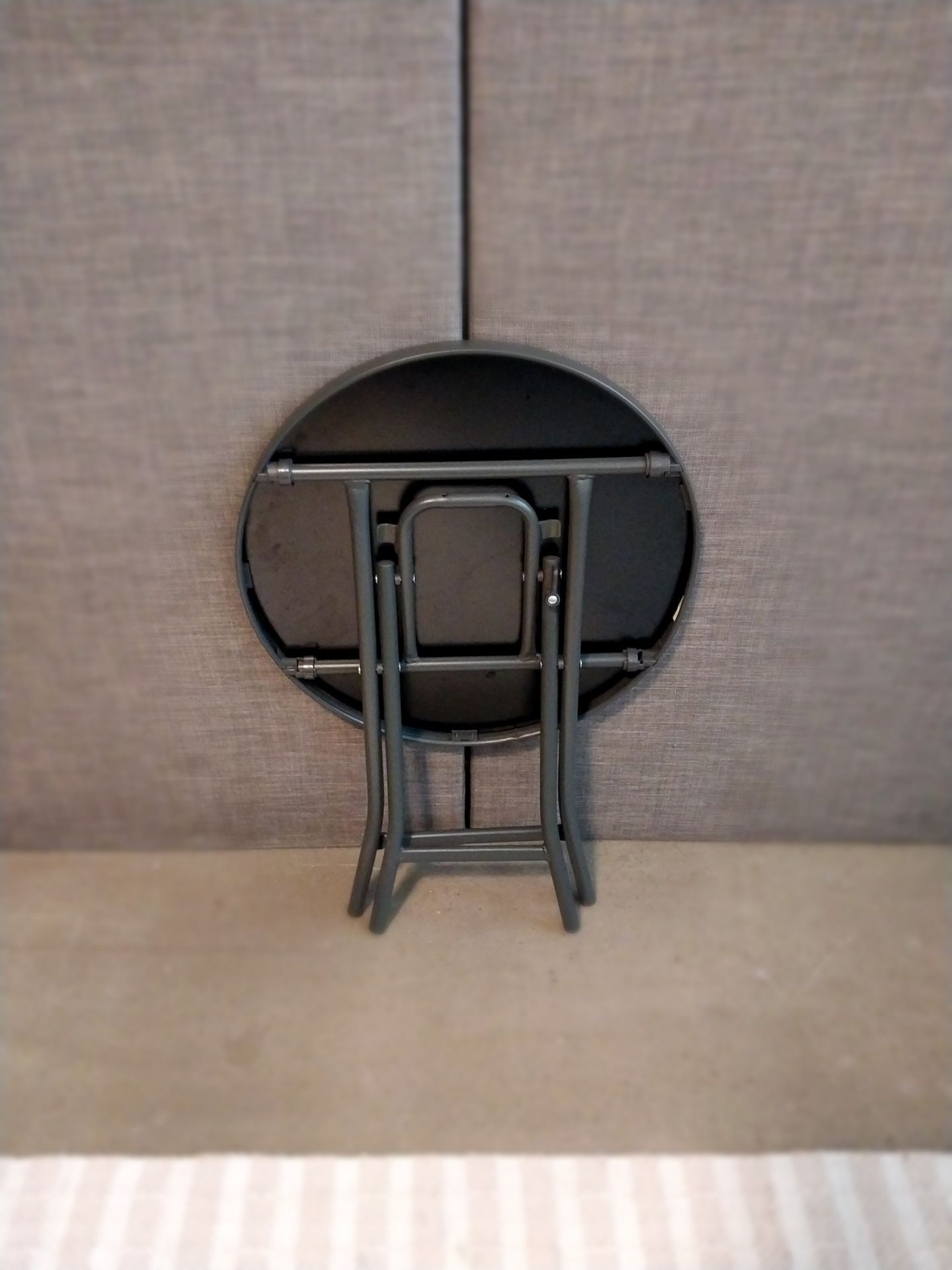 Round Folding Side Table - photo 2