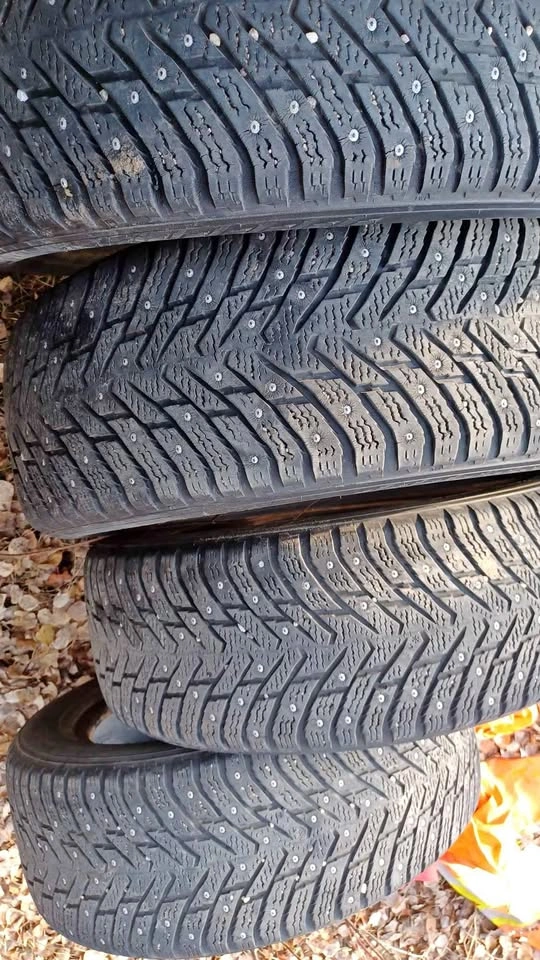 4 STUDDED 225/55/R17 NOKIAN TIRES $120 Total