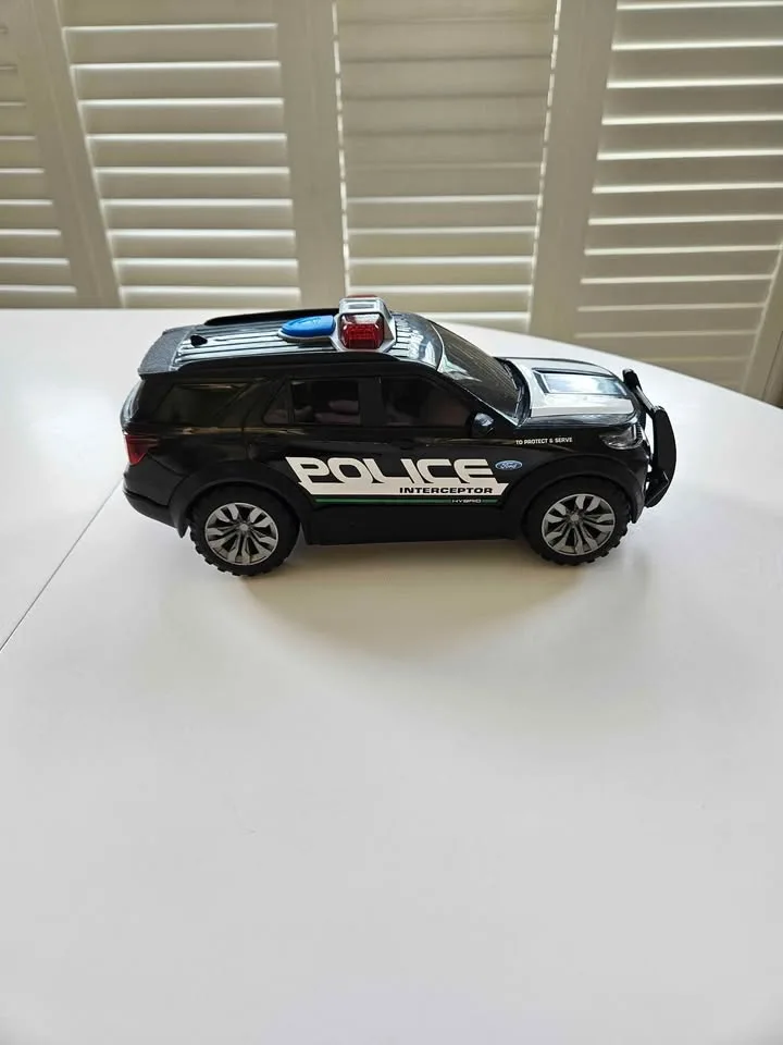 Dickie Toys Ford Police Interceptor Toy Car image indicator(3)