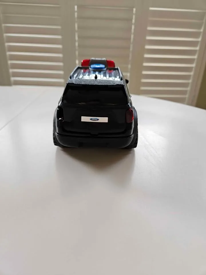 Dickie Toys Ford Police Interceptor Toy Car image indicator(4)