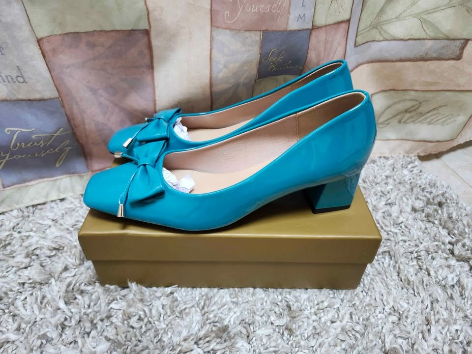 Teal/ Lake Blue Patent Bow Pumps - photo 3