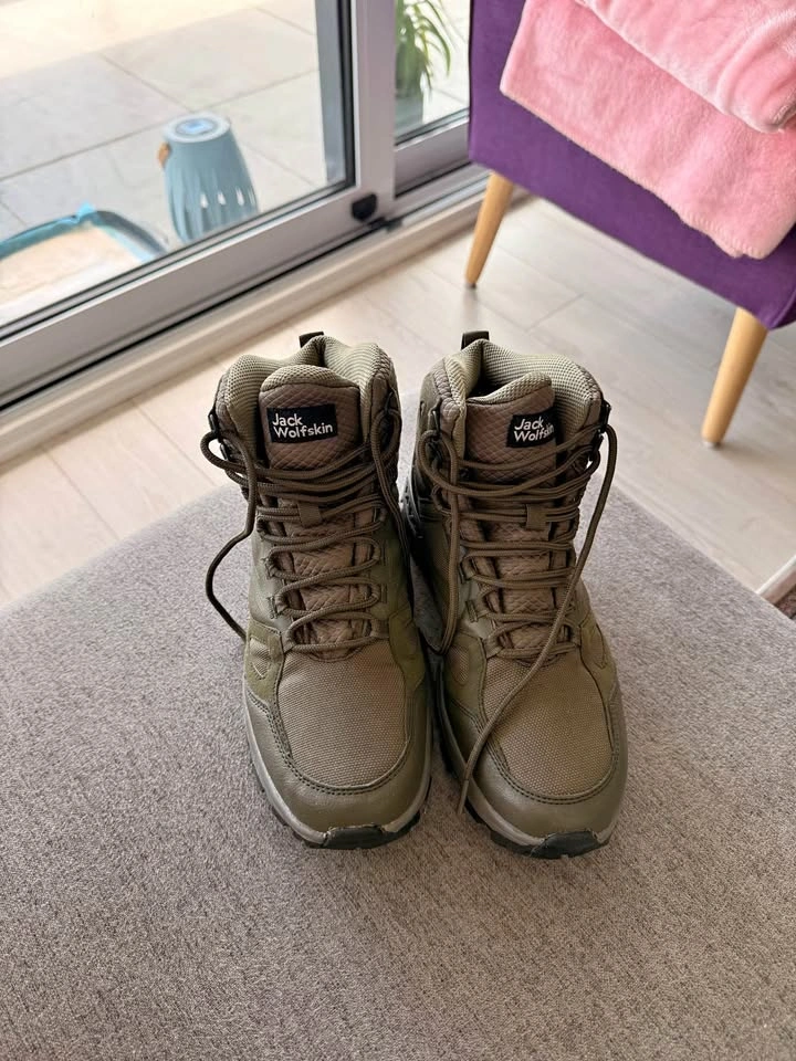 Jack Wolfskin Hiking Boots US 9