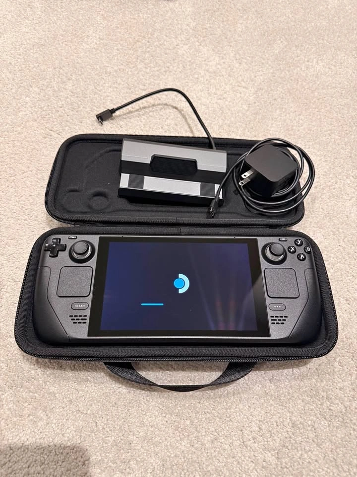 Steam Deck 256GB (LCD), Mint, with Carrying Case, Charger and JS