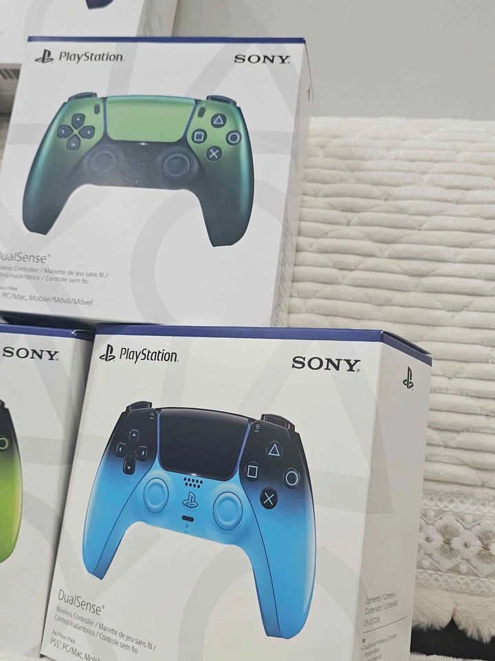 New Sealed Sony PS5 DualSense Controllers - Multiple Colours - photo 4