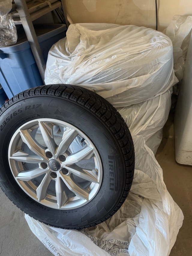 Winter tires for Audi Q5 235/65 R17 5x112 - photo 2