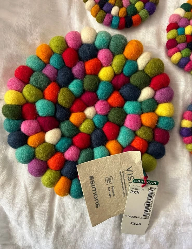 very cute wool glass and plant coasters - photo 2