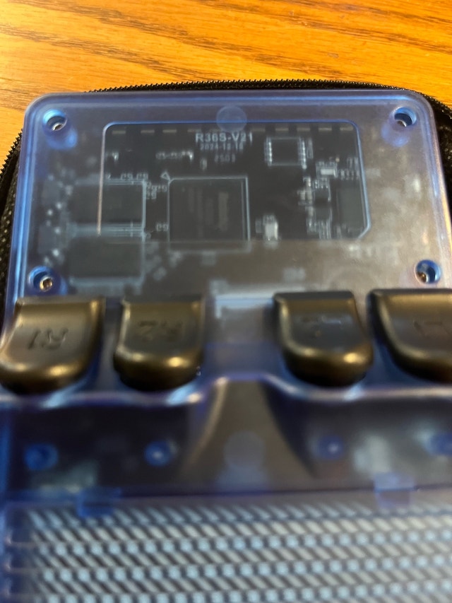 r36s with Samsung SD card and protective case - photo 2