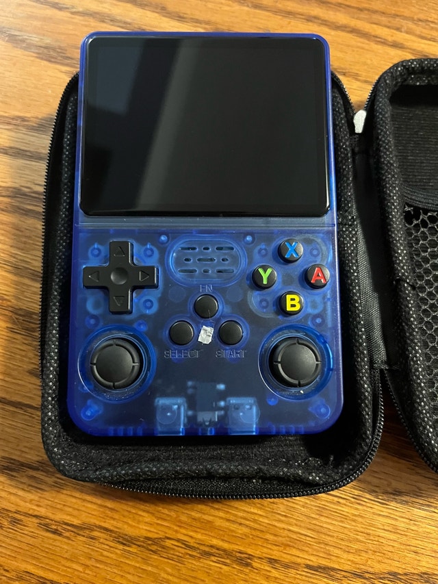 r36s with Samsung SD card and protective case - photo 4