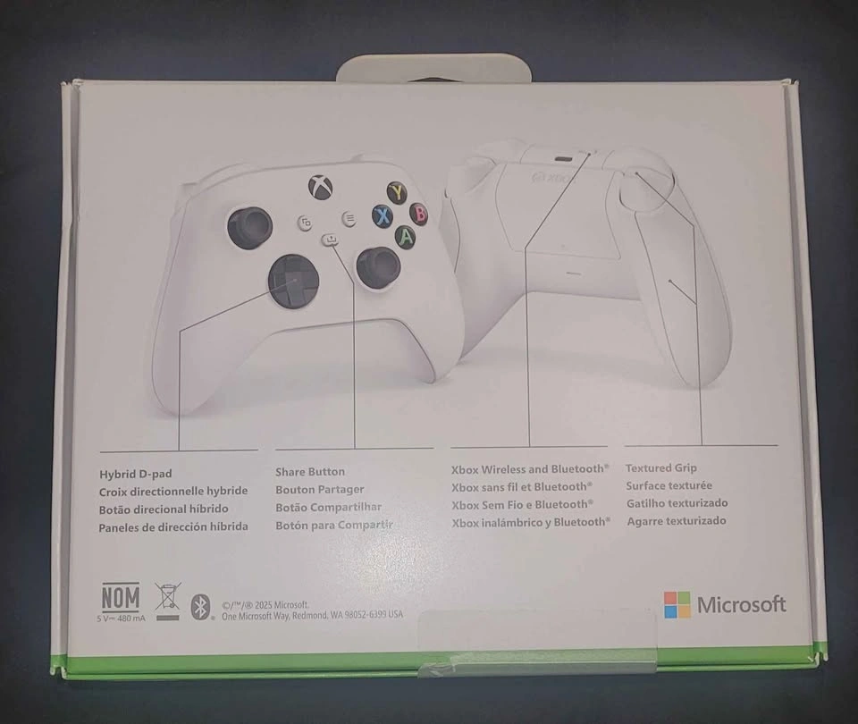 Xbox Wireless Controller - photo 2