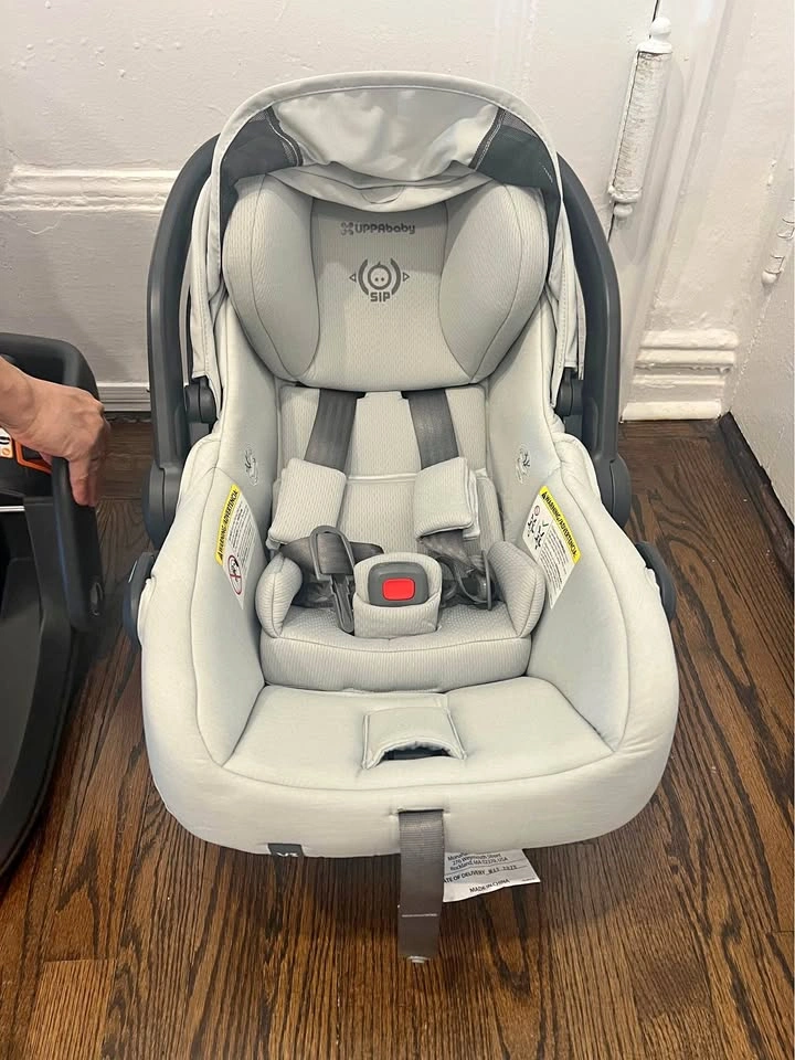 UPPAbaby Mesa V3 Infant Car Seat with Base & Infant Insert