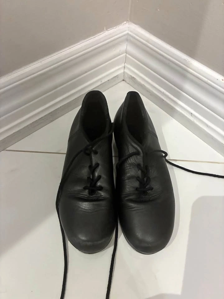 Capezio Tele Tone Tap Shoes, Size 13.5