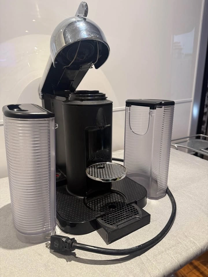 Vertuo Round Head Chrome Coffee Machine - photo 2