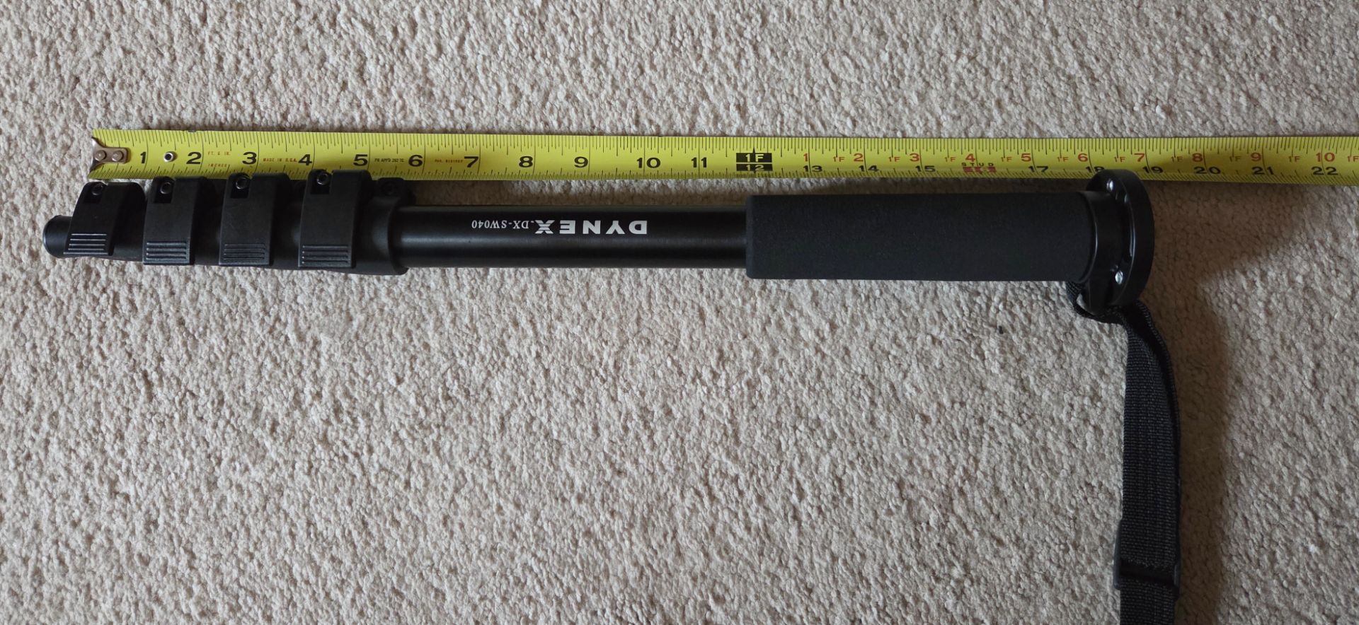 Dynex DX-SW040 Camera Monopod w/ Carry Bag - photo 4