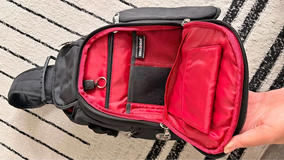 SwissGear DSLR Sling Backpack /crossbody