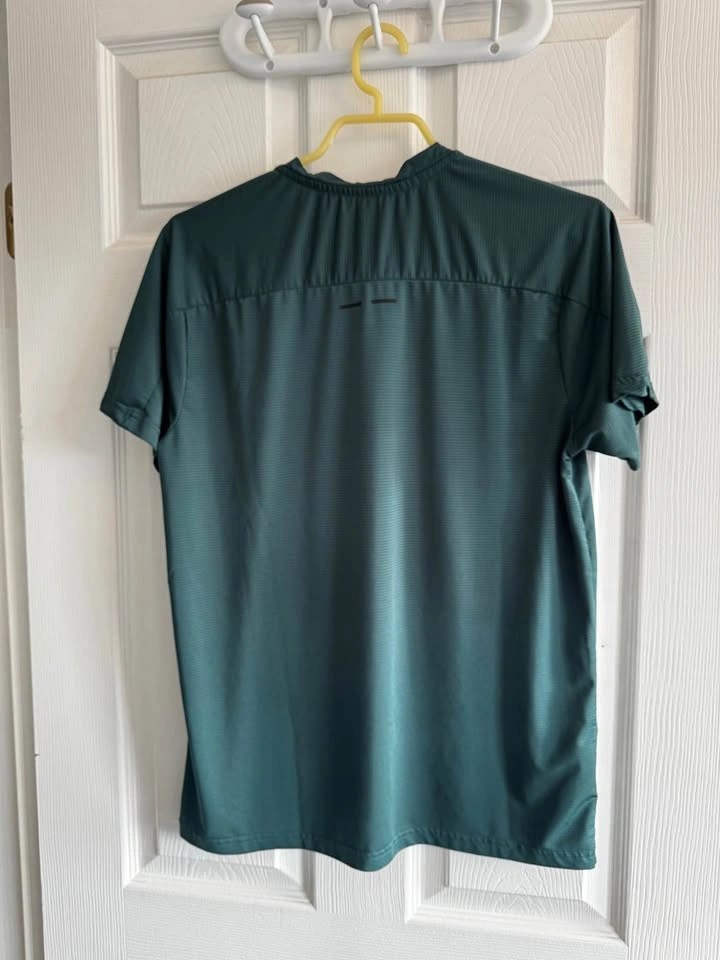 Lulu Workout Training Shirts x3 - Men’s size M - photo 4