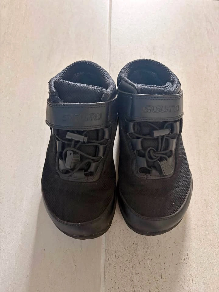 Saguaro waterproof barefoot boots size EU31