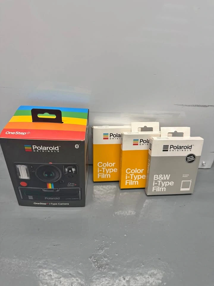 Polaroid OneStep+ i-Type Instant Camera + 3 Film Packs