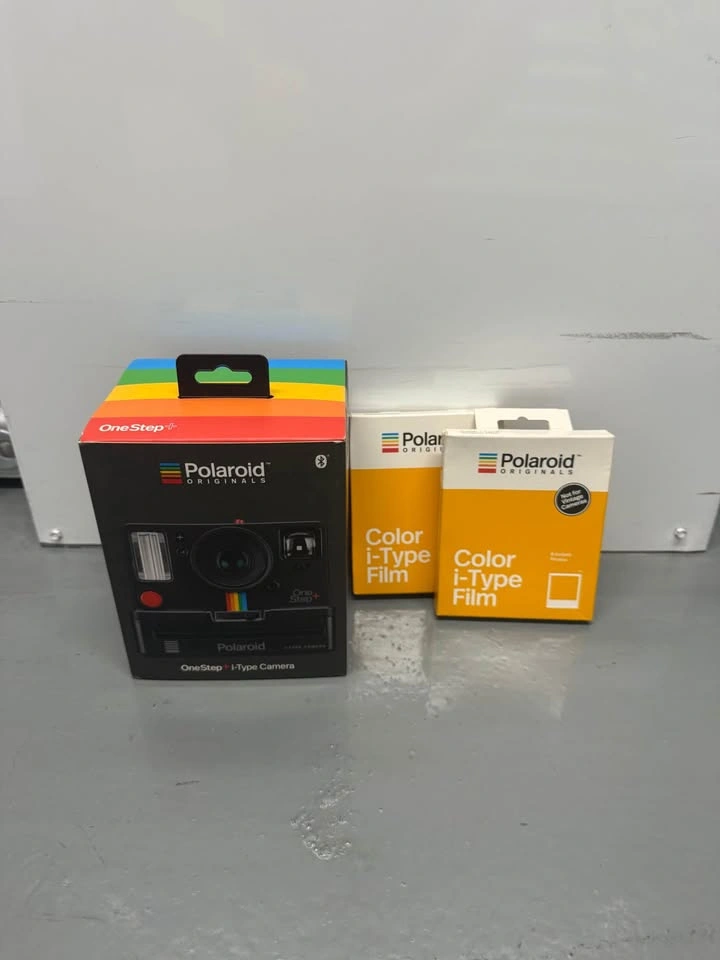 Polaroid OneStep+ i-Type Instant Camera + 3 Film Packs - photo 2