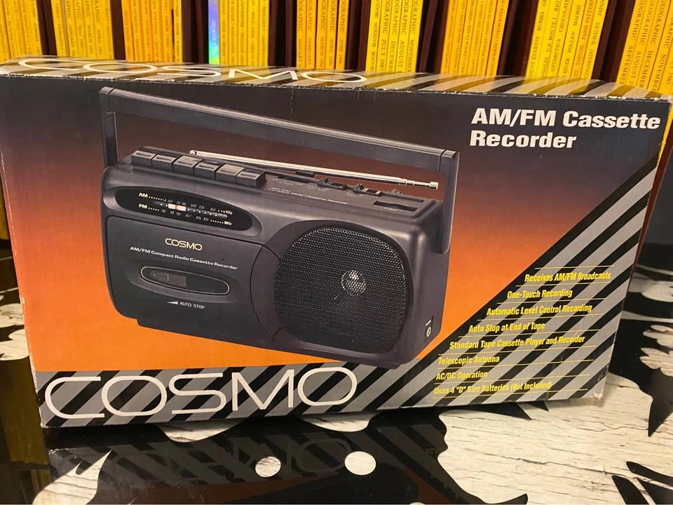Cosmo A2702 AM/FM Cassette Recorder - photo 2