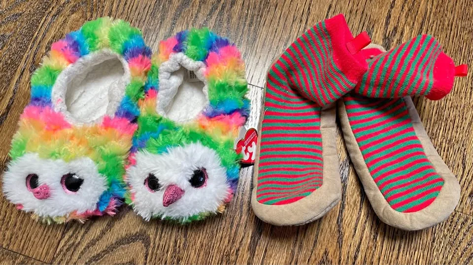 Kids Slippers- 4-6yrs old thumbnail