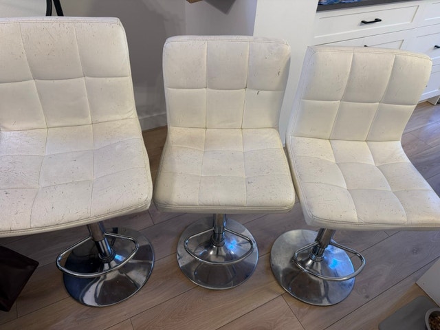 White adjustable bar stools - photo 4