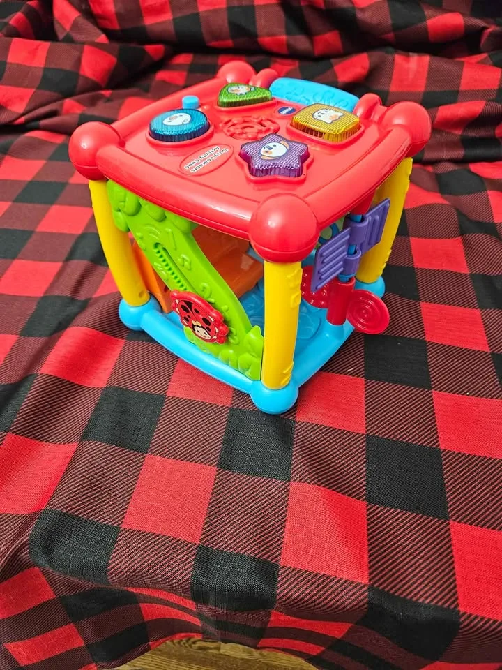 VTech Busy Learners Activity Cube image indicator(2)