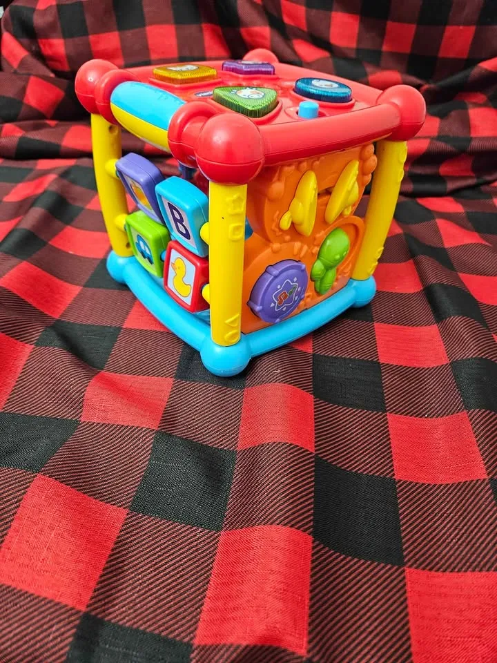 VTech Busy Learners Activity Cube image indicator(3)