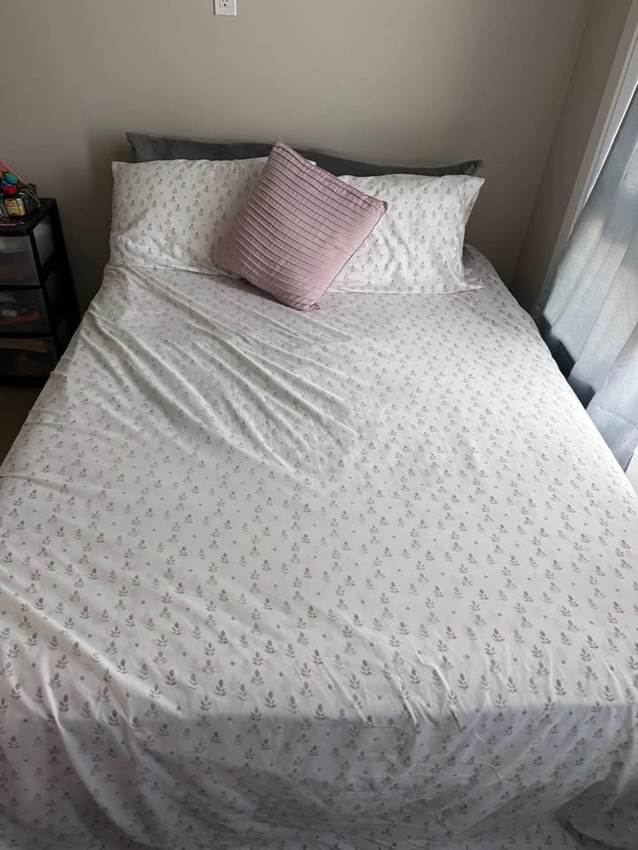Double bed + mattress