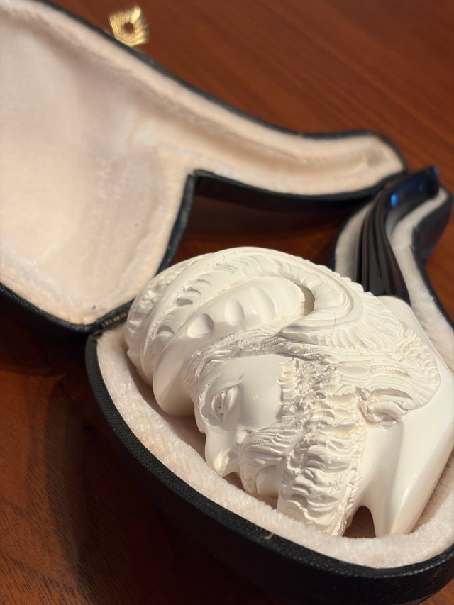 Vintage meerschaum smoking pipe