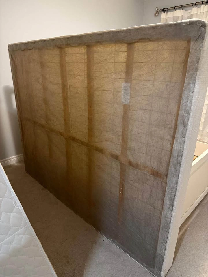 Simmons Queen Size Box Spring – Good Condition - photo 2