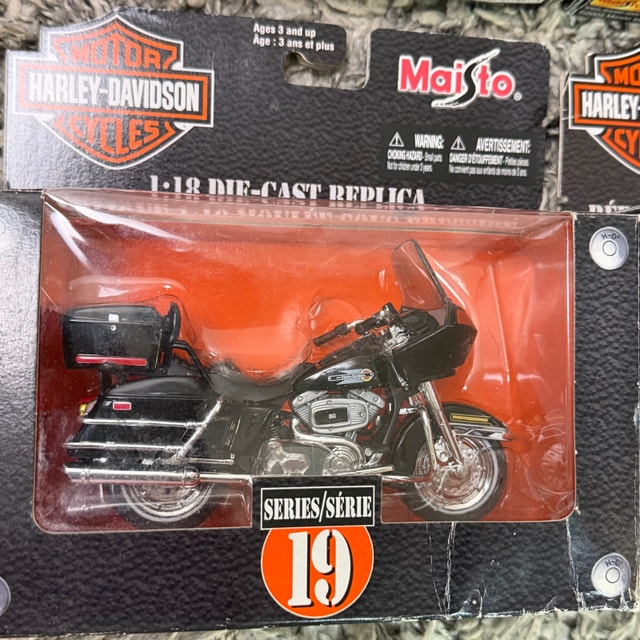 Harley-Davidson Maisto Die-Cast Motorcycle Toy Set - photo 5