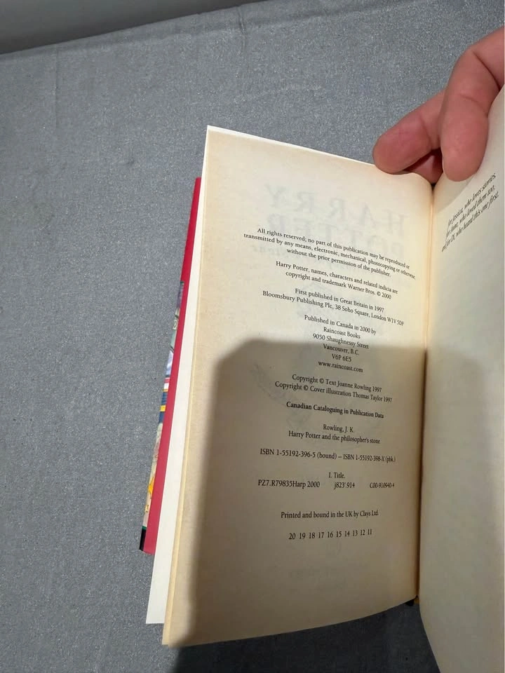 1st Edition Harry Potter and the Philosopher's Stone Hard cover - photo 3