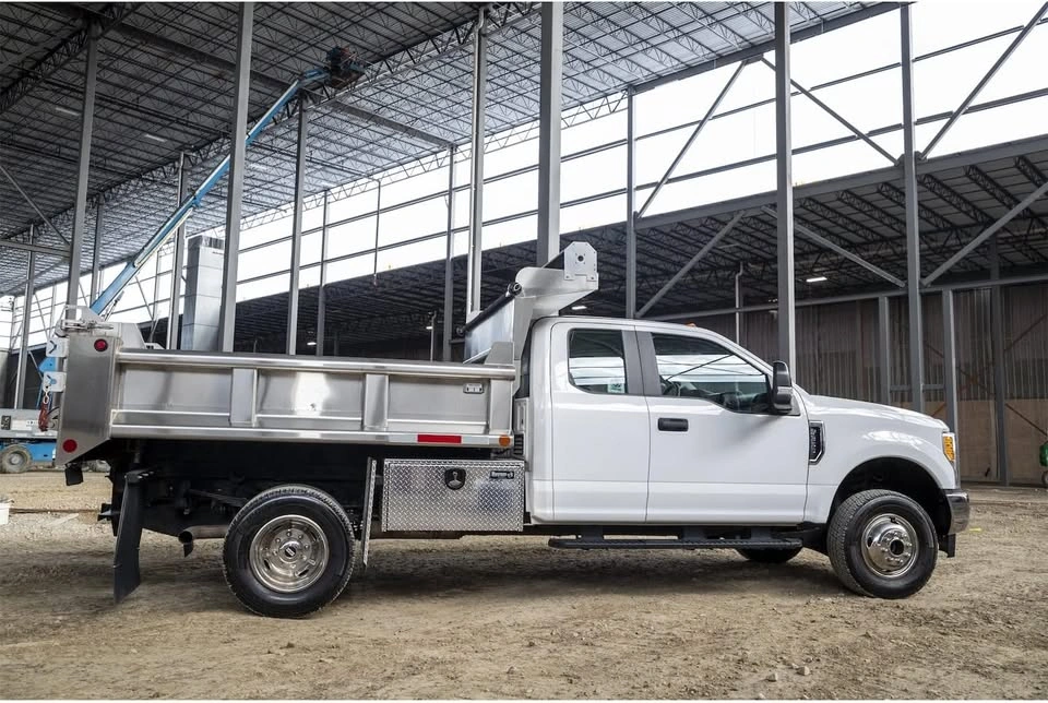 Aluminum Truck Tool Box 18x18x30 Underbody Brand New - photo 3
