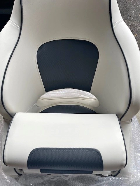 Flip Up Captain Boat Seat Brand New Save $100