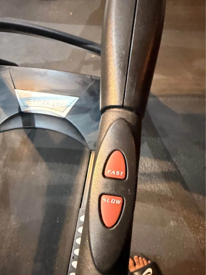 Sole F63 Treadmill - photo 2