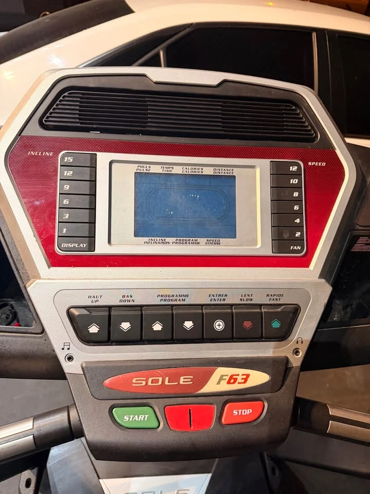 Sole F63 Treadmill - photo 4