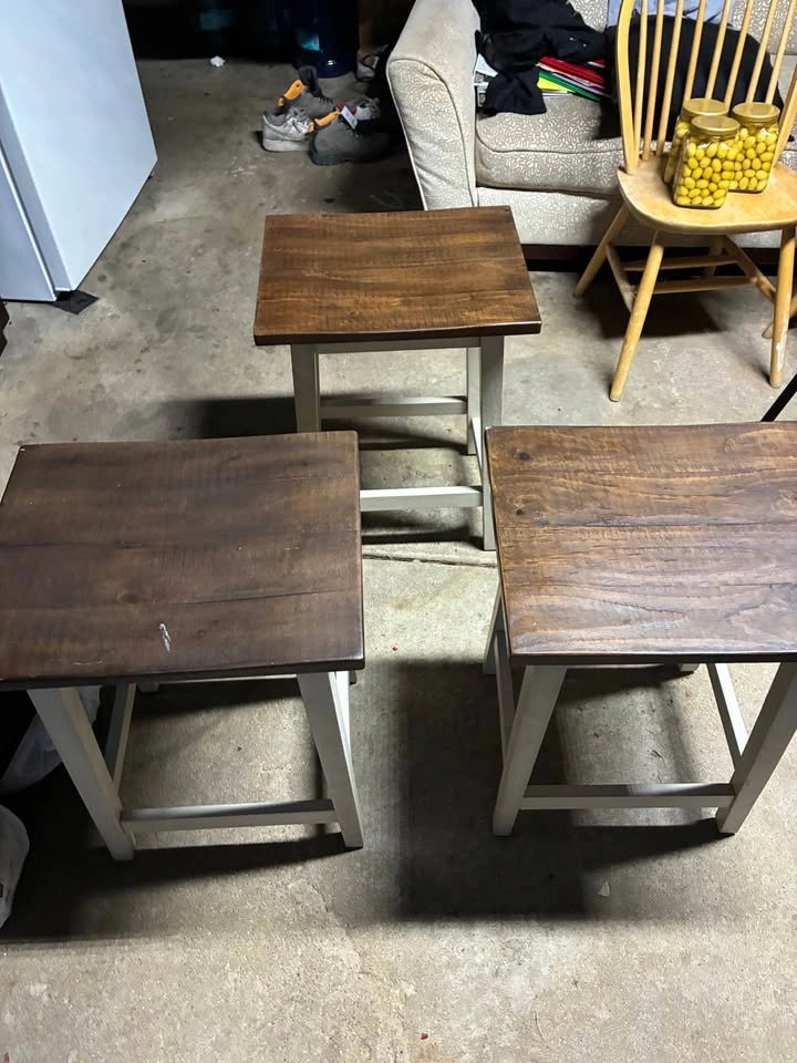 Two-tone wooden counter height bar stools - photo 3