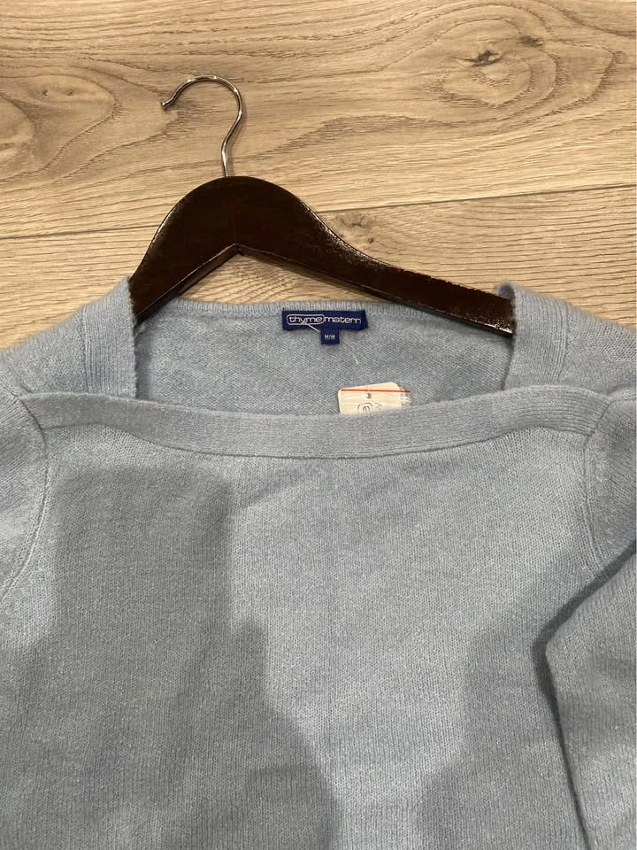 Thyme Maternity Sweater brand new size medium - photo 3