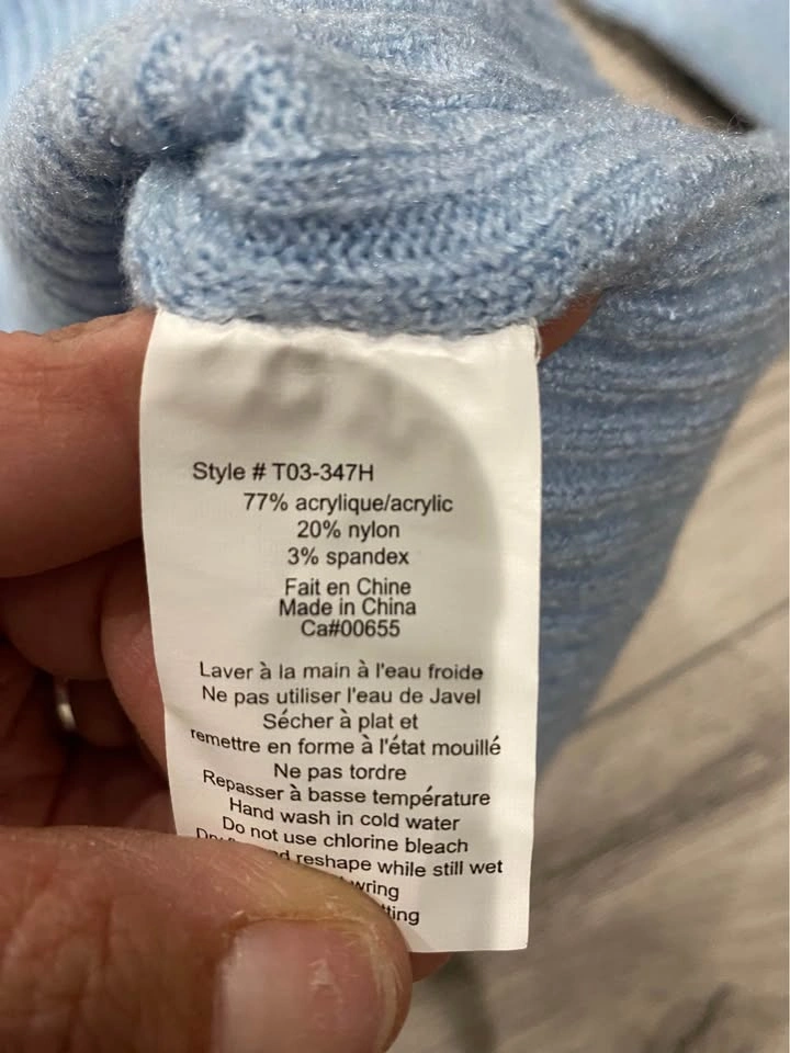 Thyme Maternity Sweater brand new size medium - photo 4