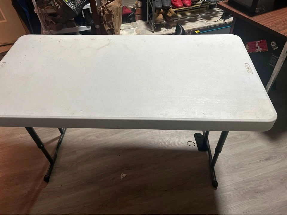 Lifetime 4-Foot Fold-in-Half Blow Molded Folding Table - photo 2