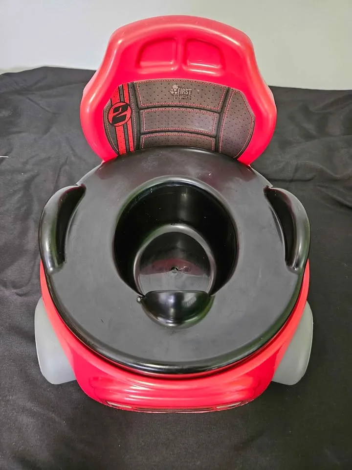 The First Years Training Wheels Racer 2-Stage Potty System image indicator(2)