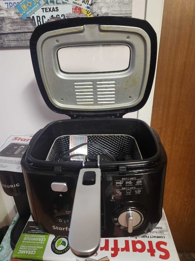 Starfrit Compact Family-Size Electric Deep Fryer - photo 4