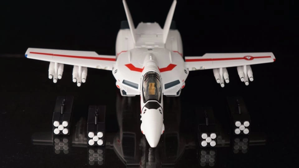 Yamato Macross/ Robotech VF-1J with Armor Parts - photo 3