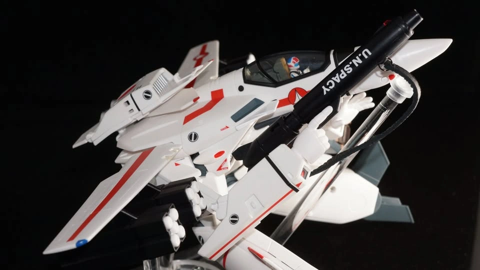 Yamato Macross/ Robotech VF-1J with Armor Parts - photo 4