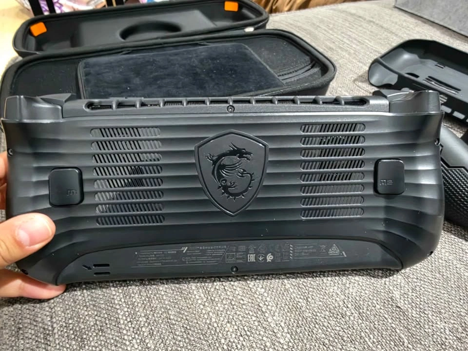 MSI Claw 8 AI+ (Sandstorm Edition) 2TB Bundle - photo 3