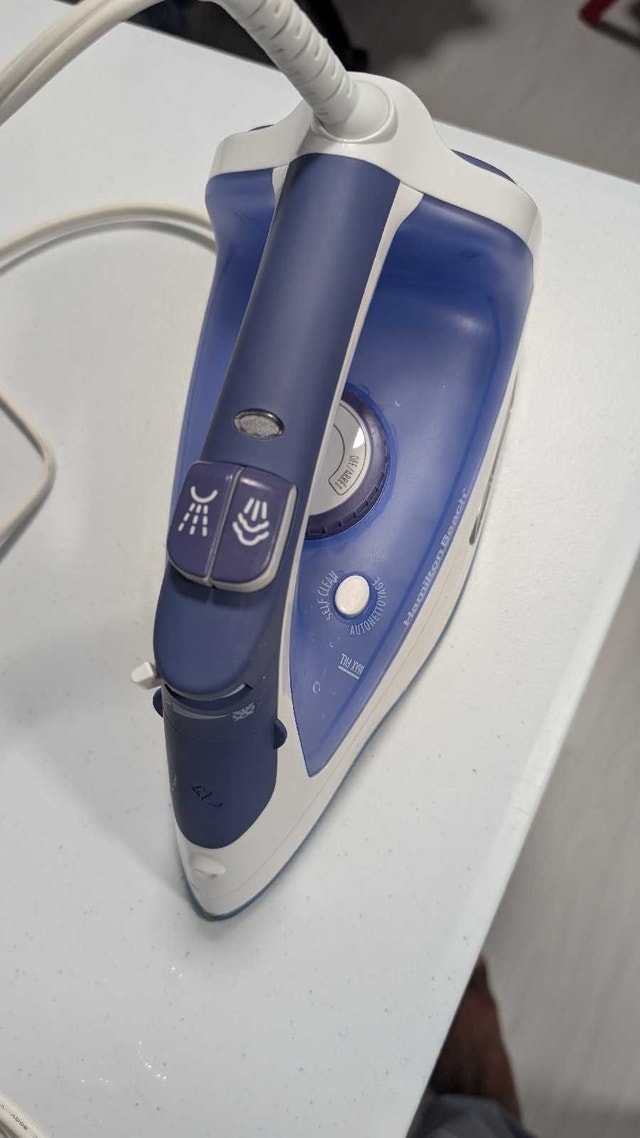 Hamilton Beach Durathon Steam Iron – Like new - photo 2