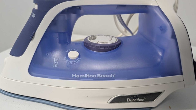 Hamilton Beach Durathon Steam Iron – Like new - photo 3