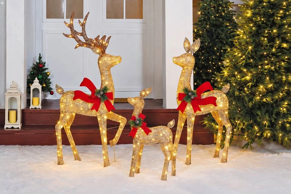 Light-Up Gold Reindeer Family Christmas Decorations – Set of 3