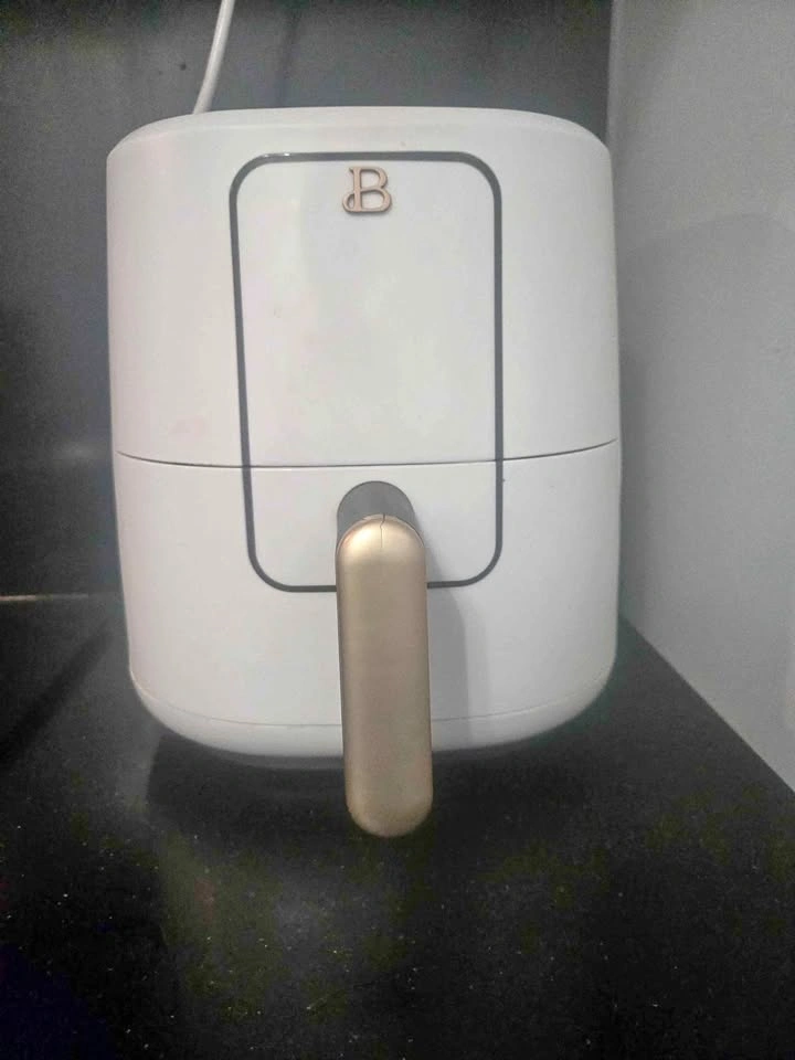 Beautiful by Drew Barrymore 6-Quart Touchscreen Air Fryer