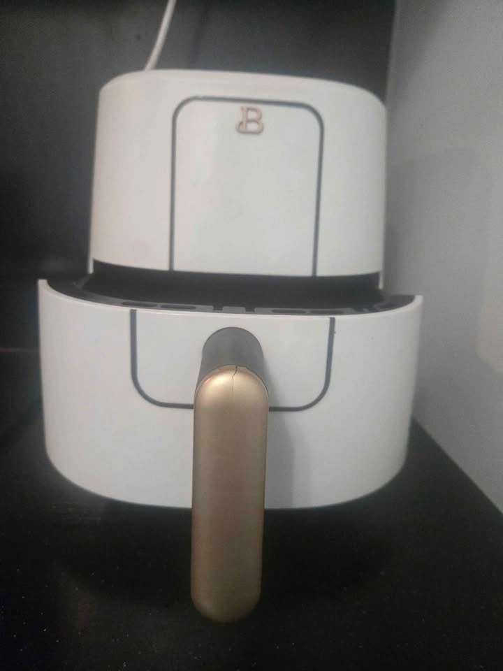 Beautiful by Drew Barrymore 6-Quart Touchscreen Air Fryer - photo 2